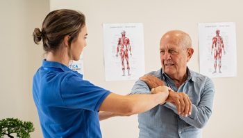 7 Signs You Need To See A Chiropractor